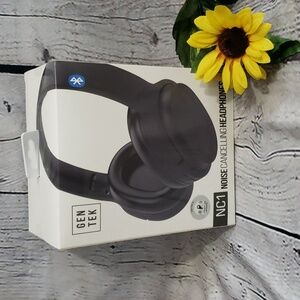 GenTek NC1 Headphones NWOT sealed unopened